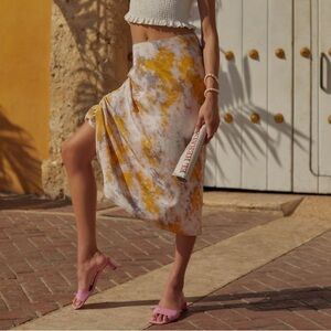 ASTR The Label Women’s Nava Tie Die Pull-on Midi Skirt Size M